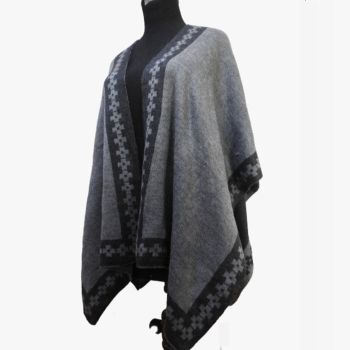Alpaca Ruana Llama Design